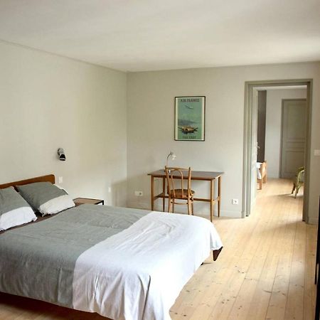 De L'Autre Cote Bed & Breakfast Garlin Eksteriør bilde