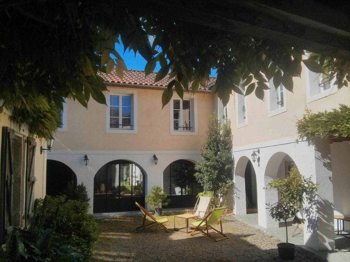 De L'Autre Cote Bed & Breakfast Garlin Eksteriør bilde