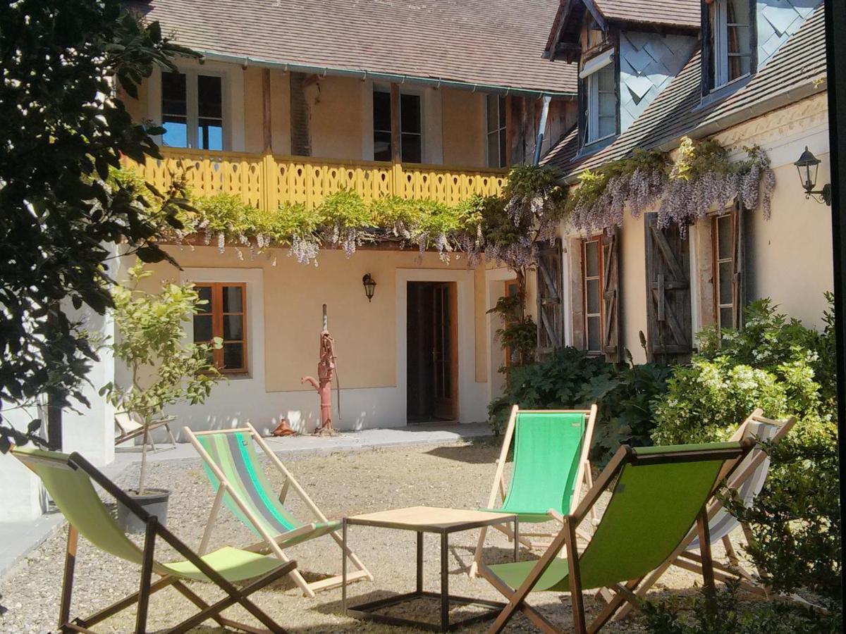 De L'Autre Cote Bed & Breakfast Garlin Eksteriør bilde