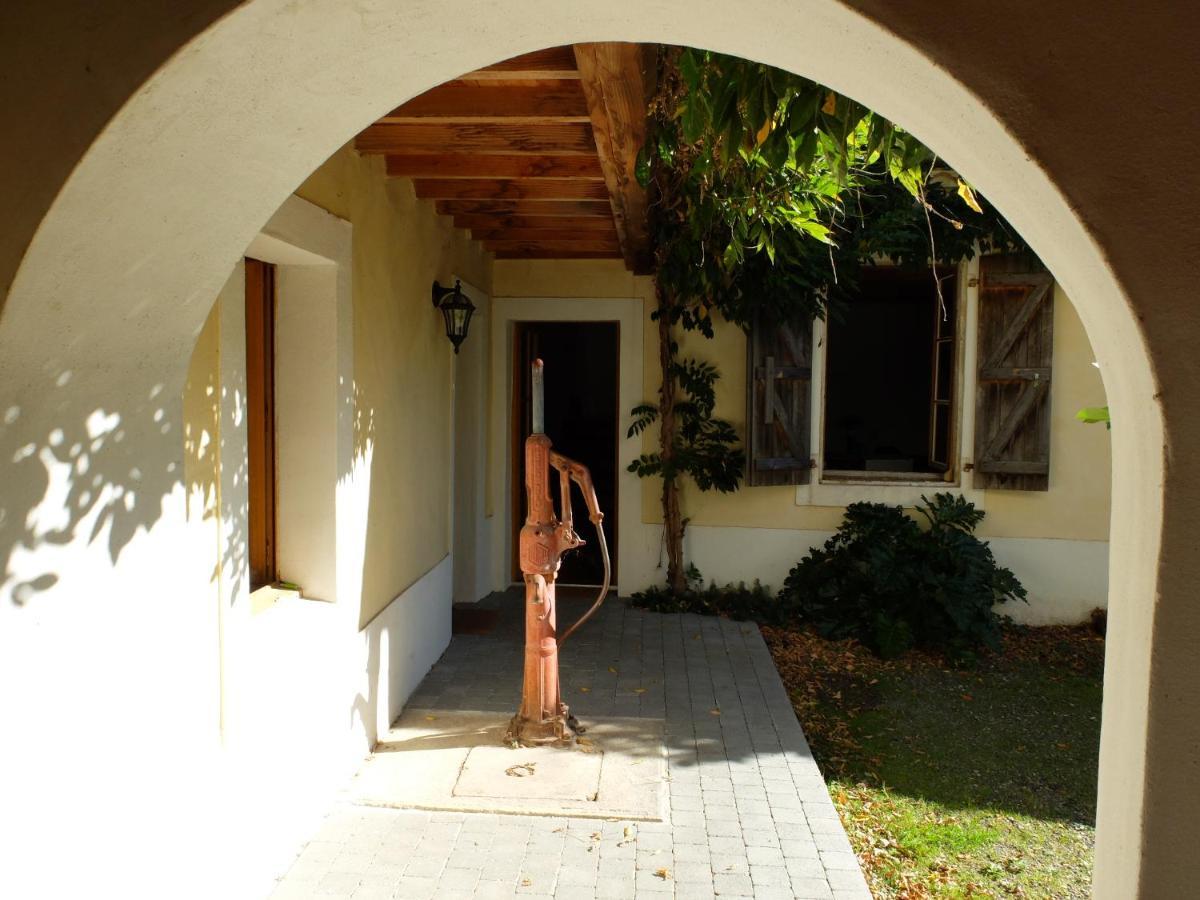 De L'Autre Cote Bed & Breakfast Garlin Eksteriør bilde