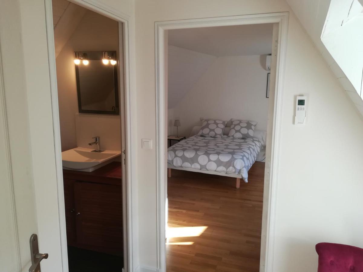 De L'Autre Cote Bed & Breakfast Garlin Eksteriør bilde