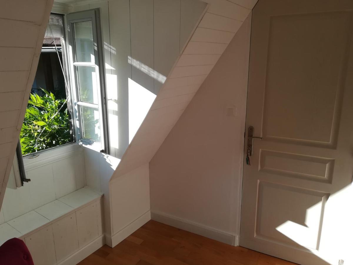 De L'Autre Cote Bed & Breakfast Garlin Eksteriør bilde
