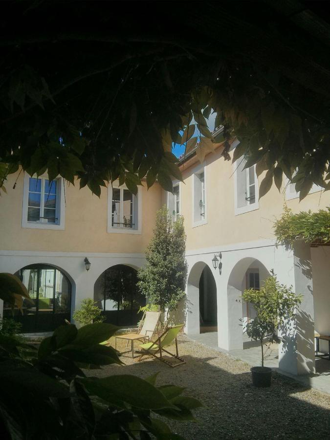 De L'Autre Cote Bed & Breakfast Garlin Eksteriør bilde