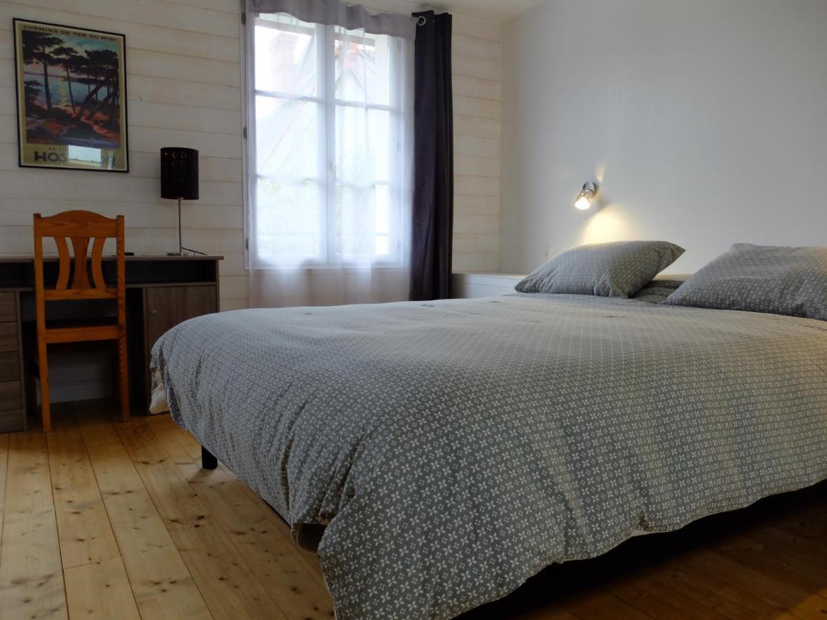De L'Autre Cote Bed & Breakfast Garlin Eksteriør bilde