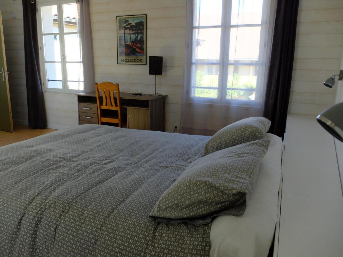 De L'Autre Cote Bed & Breakfast Garlin Eksteriør bilde